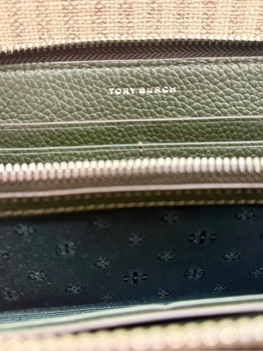EUC Tory Burch Dark Green Pebbled Leather Crossbody Bag with Matching Wallet - Picture 14 of 16